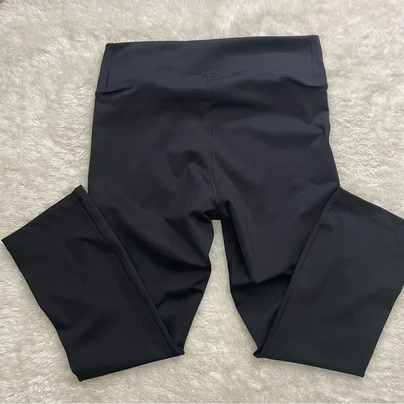 Nike dry fit women’s black capri leggings - Picture 2 of 6